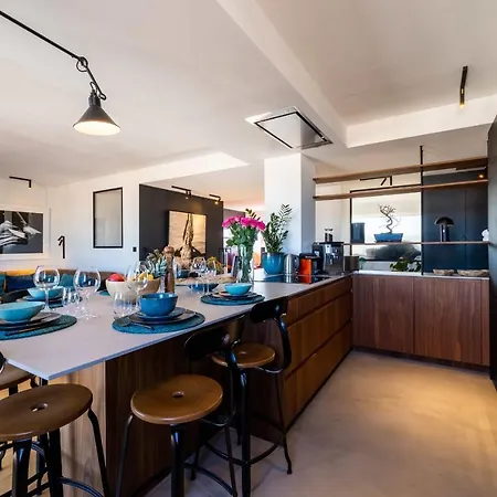 Skyline - Keyweek 23 Bedrooms Apt With Rooftop Sea View Parking
